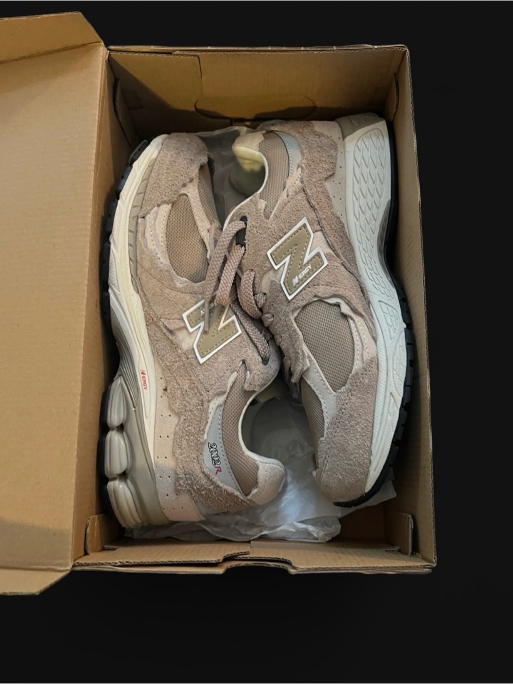 NEW BALANCE 2002R- BROWN ** LIKE NEW